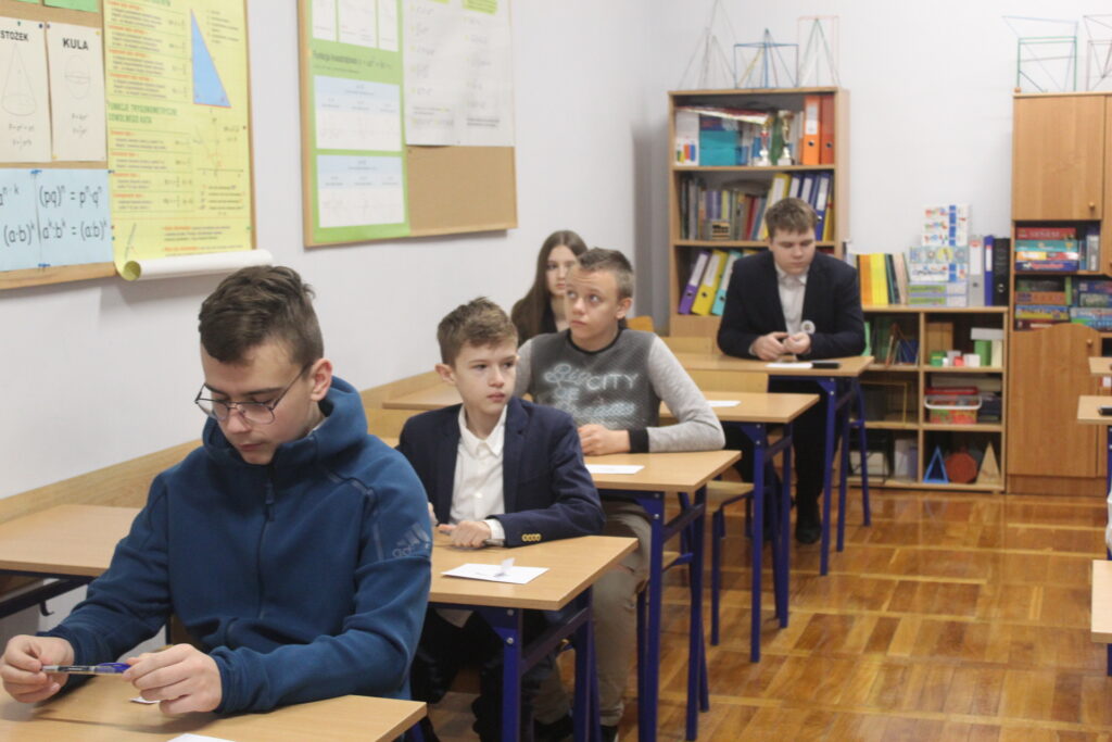 Powiatowy Konkurs Matematyczno-Ekonomiczny 2022e