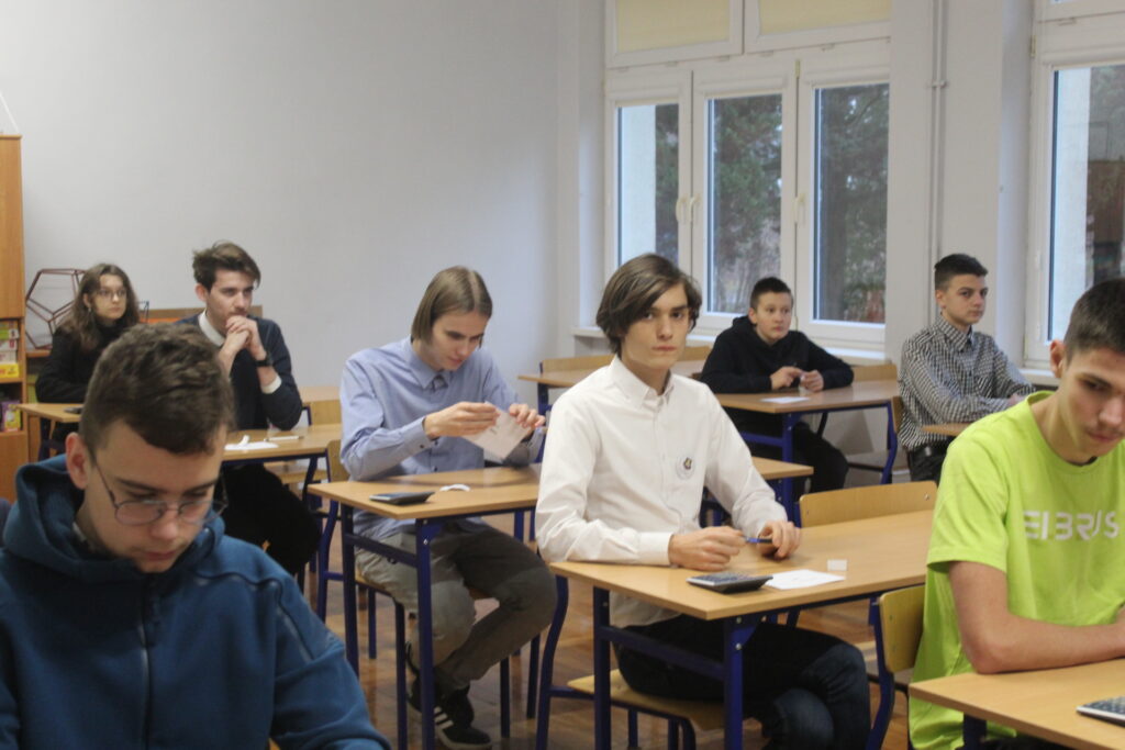Powiatowy Konkurs Matematyczno-Ekonomiczny 2022g