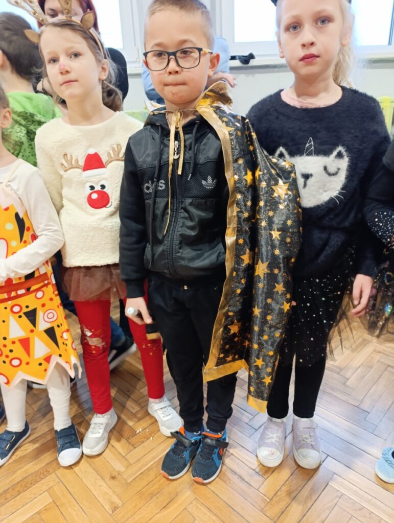 Zabawa Andrzejkowa w klasach 1-3 SP 2025_10