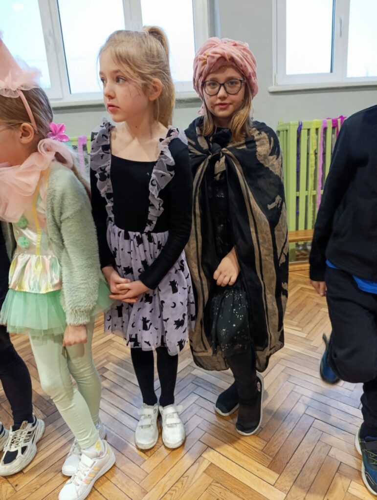 Zabawa Andrzejkowa w klasach 1-3 SP 2025_12