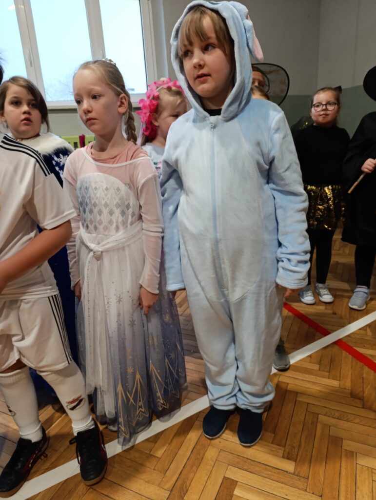 Zabawa Andrzejkowa w klasach 1-3 SP 2025_15