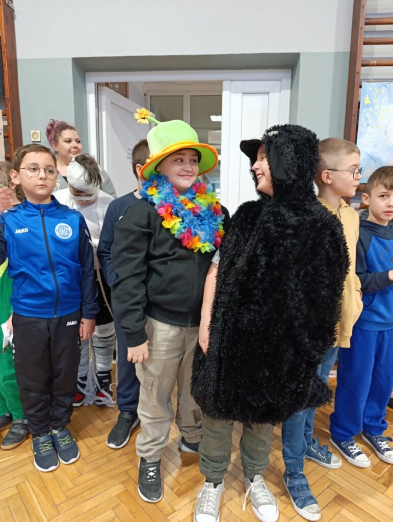 Zabawa Andrzejkowa w klasach 1-3 SP 2025_25