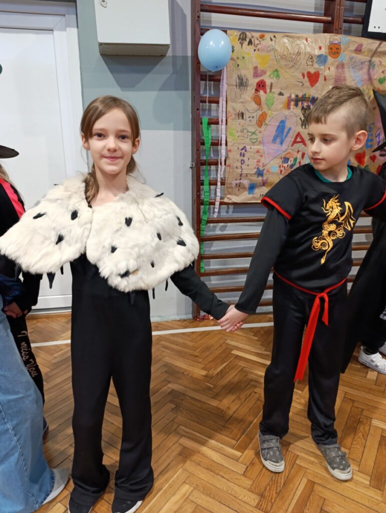 Zabawa Andrzejkowa w klasach 1-3 SP 2025_30