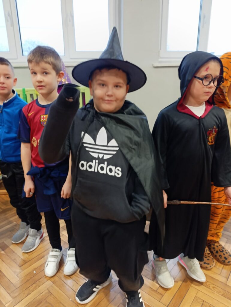 Zabawa Andrzejkowa w klasach 1-3 SP 2025_5