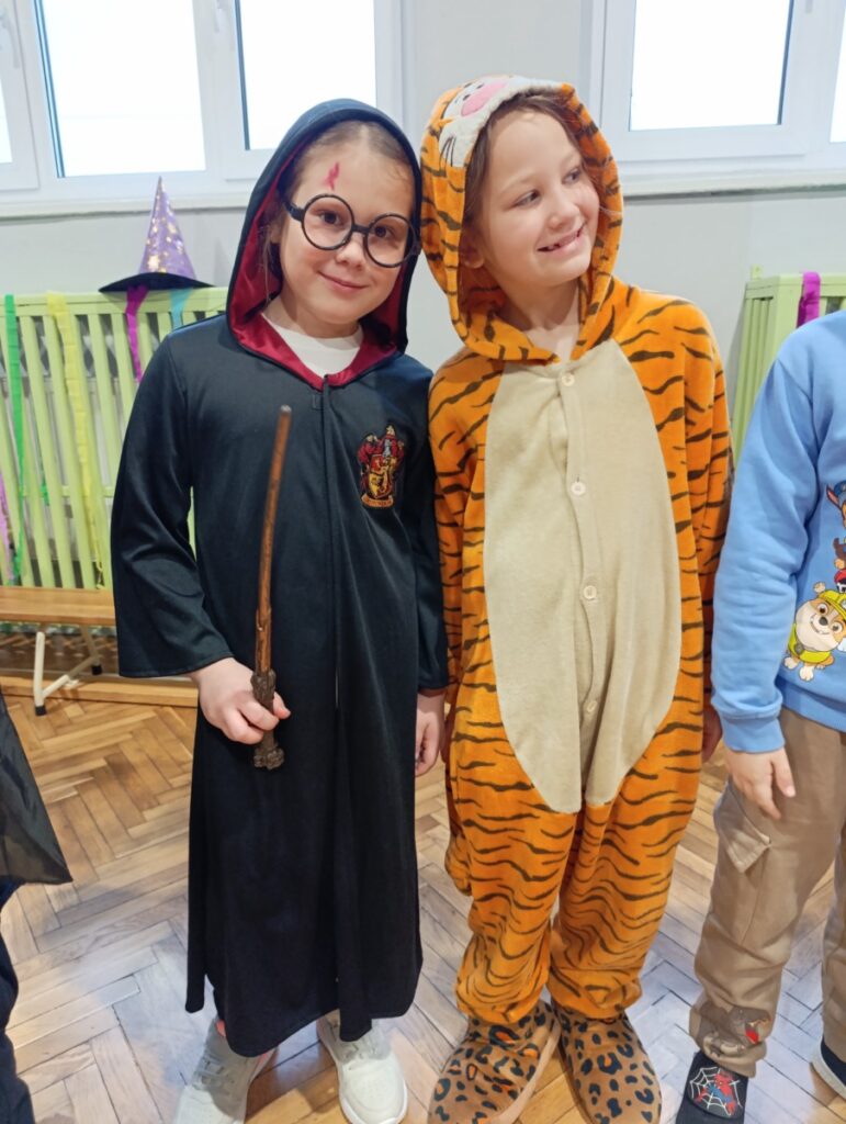 Zabawa Andrzejkowa w klasach 1-3 SP 2025_6