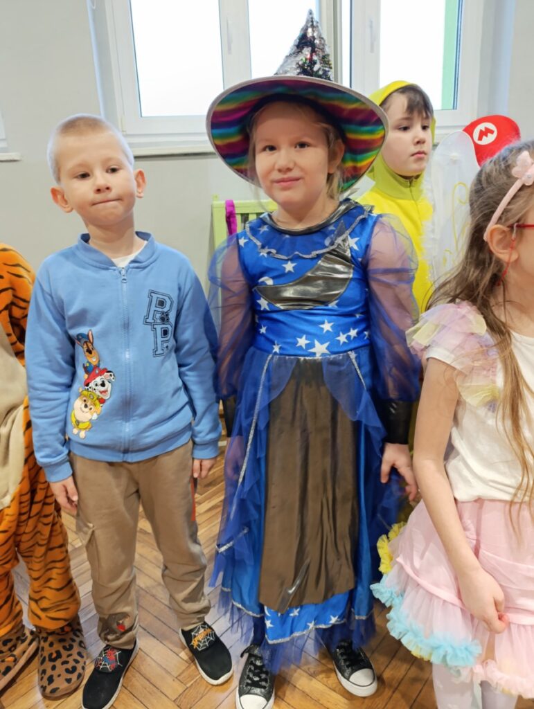 Zabawa Andrzejkowa w klasach 1-3 SP 2025_7