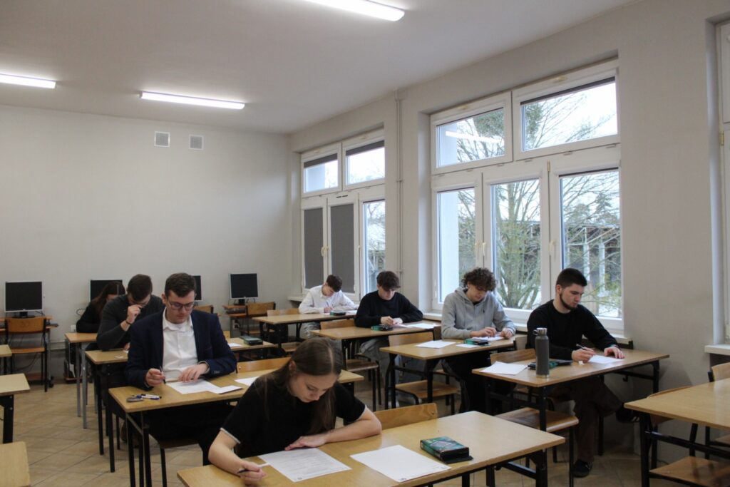 IV Powiatowy Konkurs Matematyczno - Ekonomiczny_6