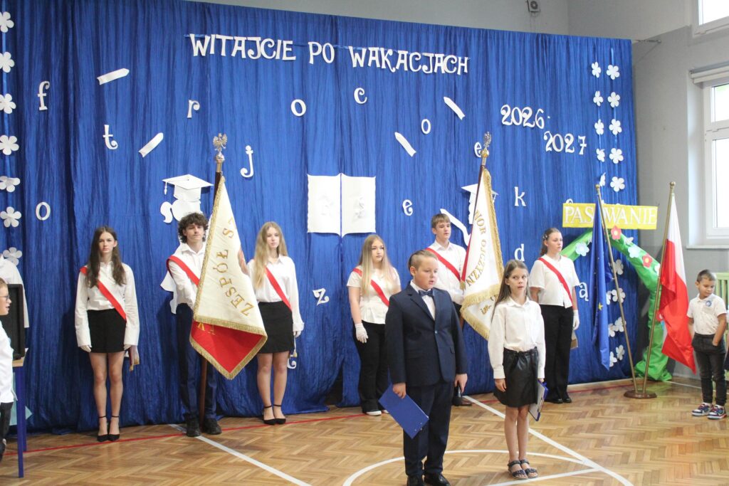 Rozpoczęcie roku szkolnego 2026_2027 klasy 1-3 SP z1