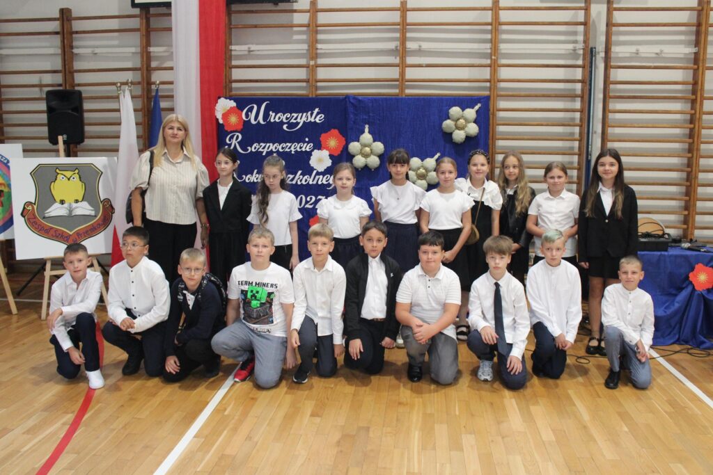 Rozpoczęcie roku szkolnego 2026_2027 klasy 4-8SP Klasa 4A